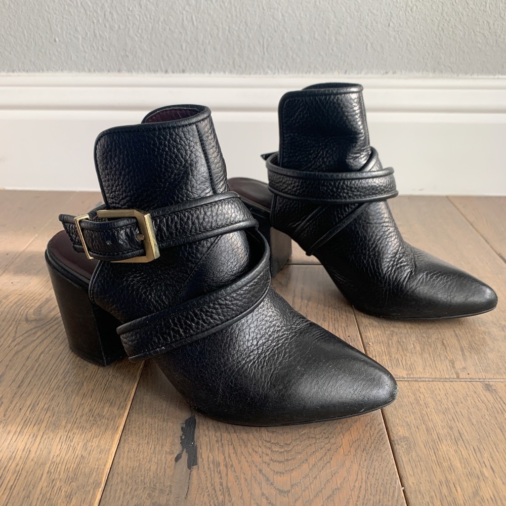 Black REPORT Buckle mules